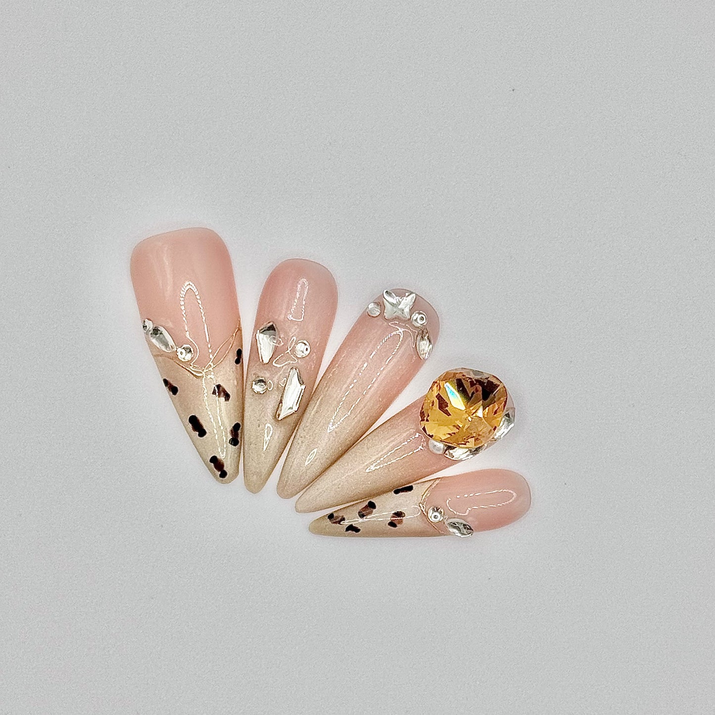 YOLO 19 Wild Elegance Reusable Press-ON Nails