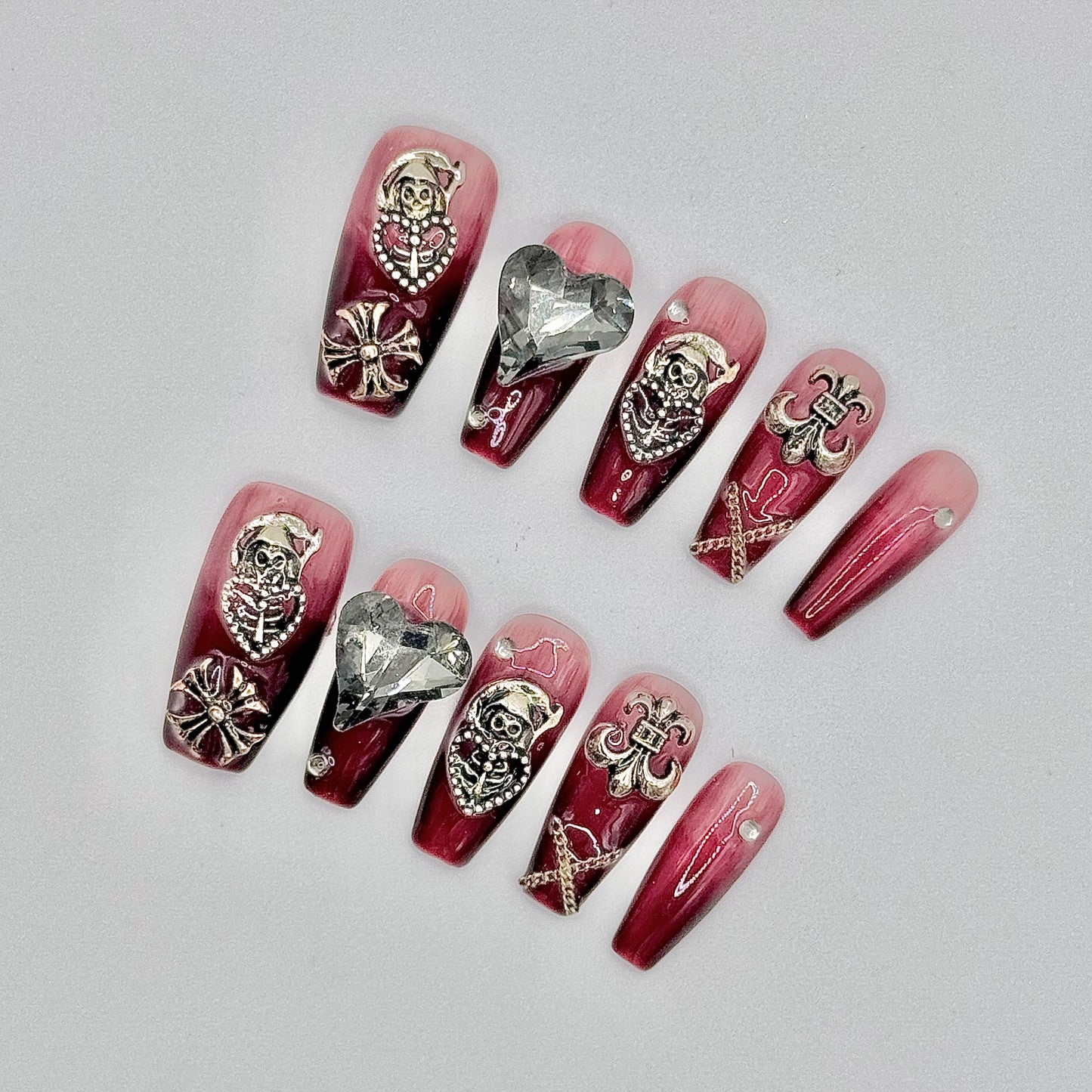 YOLO 15 Queen Of Hearts Reusable Press-ON Nails